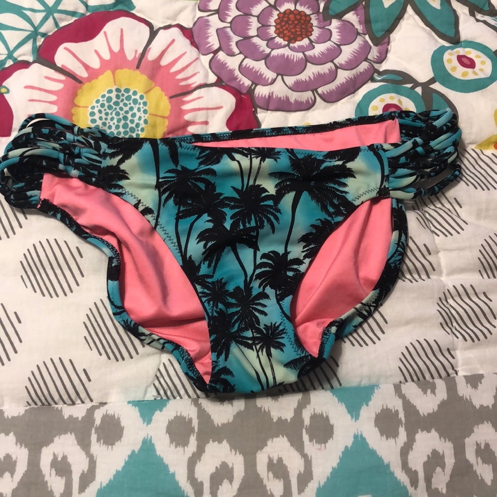 Bikini bottoms